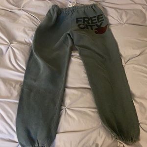 Free city sweatpants